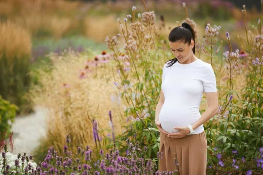 Enjoying pregnancy in nature